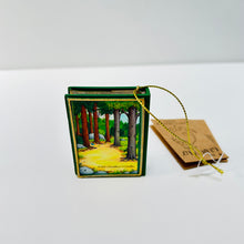 Load image into Gallery viewer, The Gruffalo Resin Book Decoration