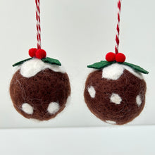 Load image into Gallery viewer, Wool Christmas Pudding Bauble Set