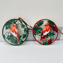 Load image into Gallery viewer, Holly & Ivy Robin Wood Fretwork Set