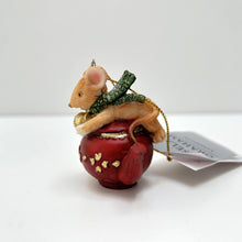 Load image into Gallery viewer, Mouse in a Teapot