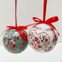 Load image into Gallery viewer, Alpine Polyfoam Bauble Set