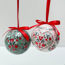 Load image into Gallery viewer, Alpine Polyfoam Bauble Set