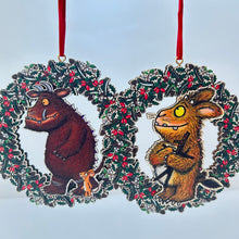 Load image into Gallery viewer, The Gruffalo, Mouse & Child in Wooden Wreath Decoration Set