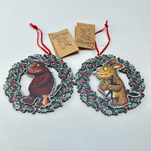 Load image into Gallery viewer, The Gruffalo, Mouse & Child in Wooden Wreath Decoration Set