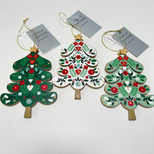Load image into Gallery viewer, Alpine Wooden Christmas Tree Set