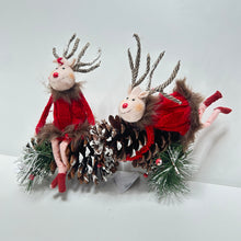Load image into Gallery viewer, Deer on a Pinecone