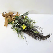 Load image into Gallery viewer, Decorative Green Leaf Branch