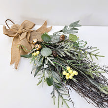 Load image into Gallery viewer, Decorative Green Leaf Branch