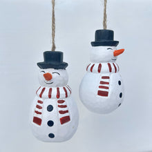 Load image into Gallery viewer, Wooden Snowmen Decoration Set