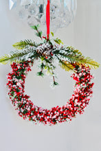 Load image into Gallery viewer, Red Berry and Snow Glitter Wreath