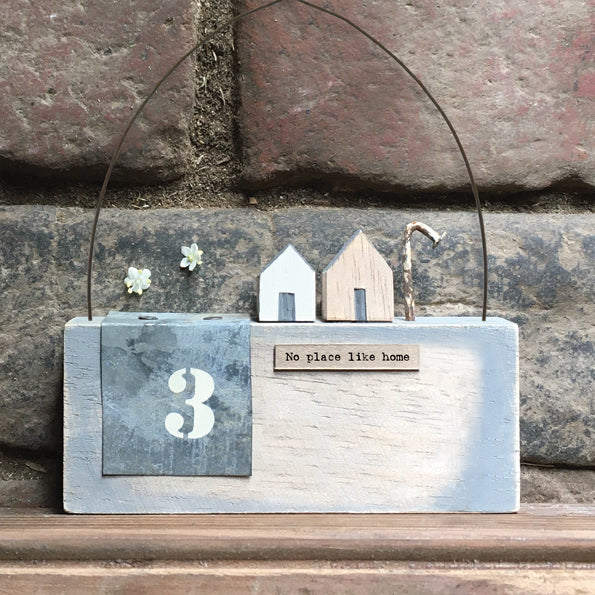 Wood & Wire Dockside Scene 'No place like home'