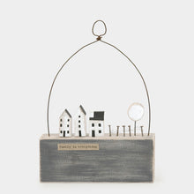 Load image into Gallery viewer, Wood &amp; Wire Scene &#39;Family is everything&#39;
