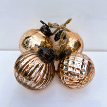 Load image into Gallery viewer, Copper Vintage Style Bauble Set
