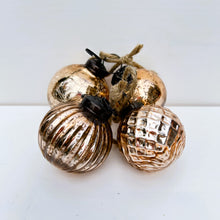 Load image into Gallery viewer, Copper Vintage Style Bauble Set
