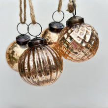 Load image into Gallery viewer, Copper Vintage Style Bauble Set
