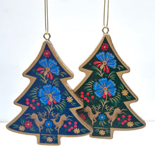 Load image into Gallery viewer, Folk Art Wooden Tree Set
