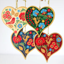 Load image into Gallery viewer, Folk Art Wooden Heart Set
