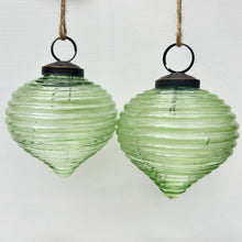 Load image into Gallery viewer, Green Recycled Glass Onion Bauble Set
