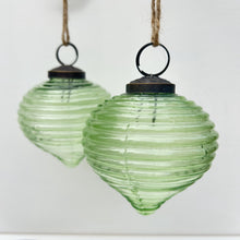 Load image into Gallery viewer, Green Recycled Glass Onion Bauble Set
