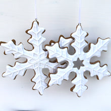 Load image into Gallery viewer, White &#39;Iced&#39; Gingerbread Snowflake Decoration Set
