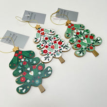 Load image into Gallery viewer, Alpine Wooden Christmas Tree Set
