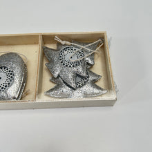 Load image into Gallery viewer, Silver Metal Star/Heart/Tree Set
