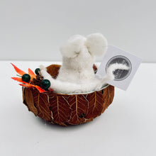 Load image into Gallery viewer, White Felt mouse in Autumn Nest
