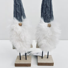 Load image into Gallery viewer, Santas with Woolly Hats &amp; Fluffy Beards
