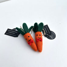 Load image into Gallery viewer, Christmas Carrots with Bow Ties
