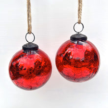 Load image into Gallery viewer, Red Speckled Glass Christmas Bauble Set
