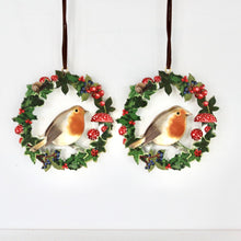 Load image into Gallery viewer, Fretwork Wooden Wreath Robin Set
