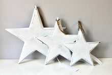 Load image into Gallery viewer, Distressed White Wooden Star Set
