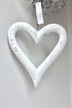 Load image into Gallery viewer, White Mango Wood Heart Set
