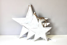 Load image into Gallery viewer, Distressed White Wooden Star Set
