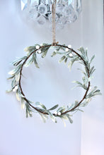 Load image into Gallery viewer, Mistletoe Wreath
