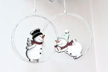 Load image into Gallery viewer, Set of Snowmen in Wire Ring
