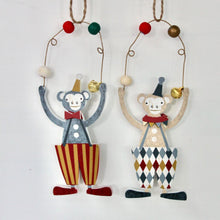 Load image into Gallery viewer, Wooden Circus Juggling Monkey Decoration Set

