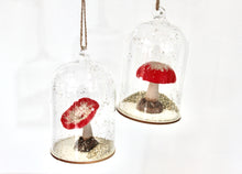 Load image into Gallery viewer, Glitter Toadstool in Glass Dome
