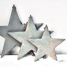 Load image into Gallery viewer, Distressed Grey Wooden Star Set
