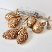 Load image into Gallery viewer, Gold Acorn Decoration Set
